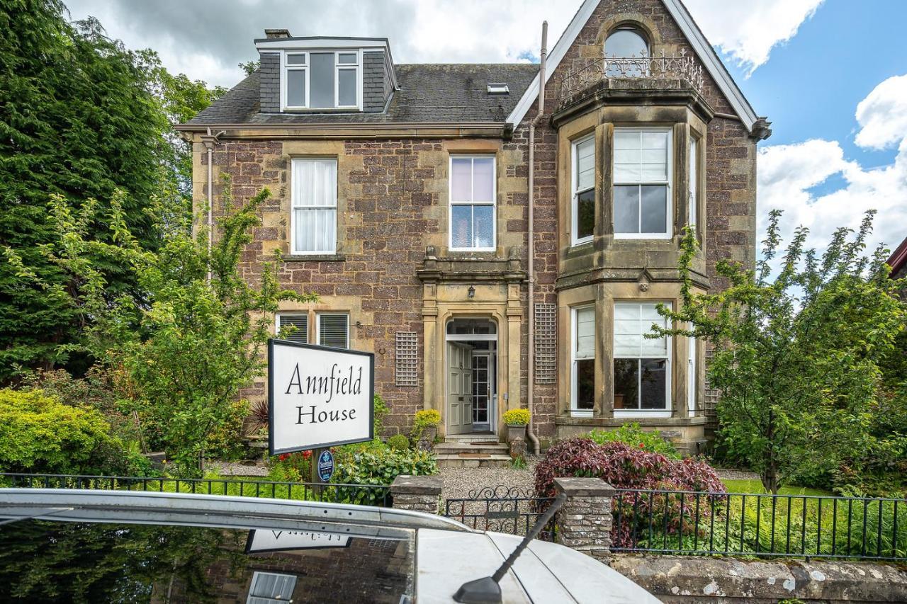 Villa Annfield House, *